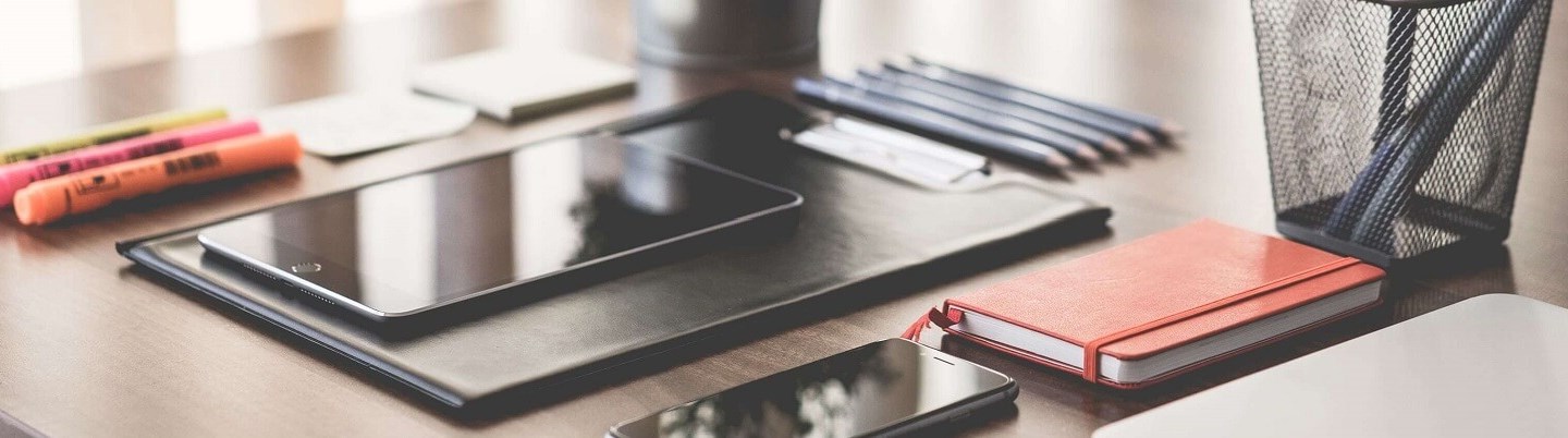 organised office desk
